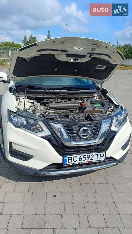 Позашляховик / Кросовер Nissan Rogue 2017 в Львові