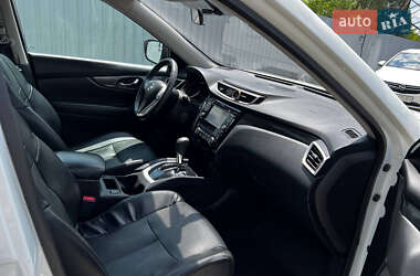 Внедорожник / Кроссовер Nissan Rogue 2016 в 