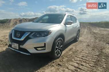 Позашляховик / Кросовер Nissan Rogue 2017 в Здолбуніві