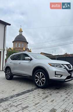 Внедорожник / Кроссовер Nissan Rogue 2017 в Здолбунове