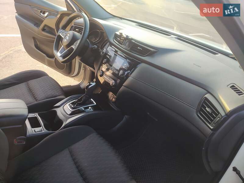 Позашляховик / Кросовер Nissan Rogue 2017 в Києві фото 7 Позашляховик / Кросовер Nissan Rogue 2017 в Києві