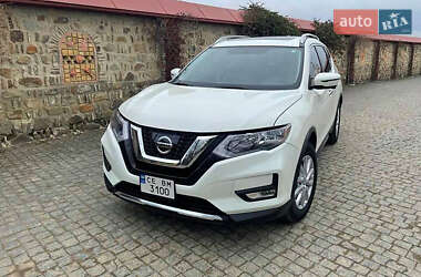 Внедорожник / Кроссовер Nissan Rogue 2017 в Черновцах
