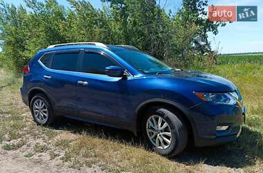 Внедорожник / Кроссовер Nissan Rogue 2017 в Малой Виске