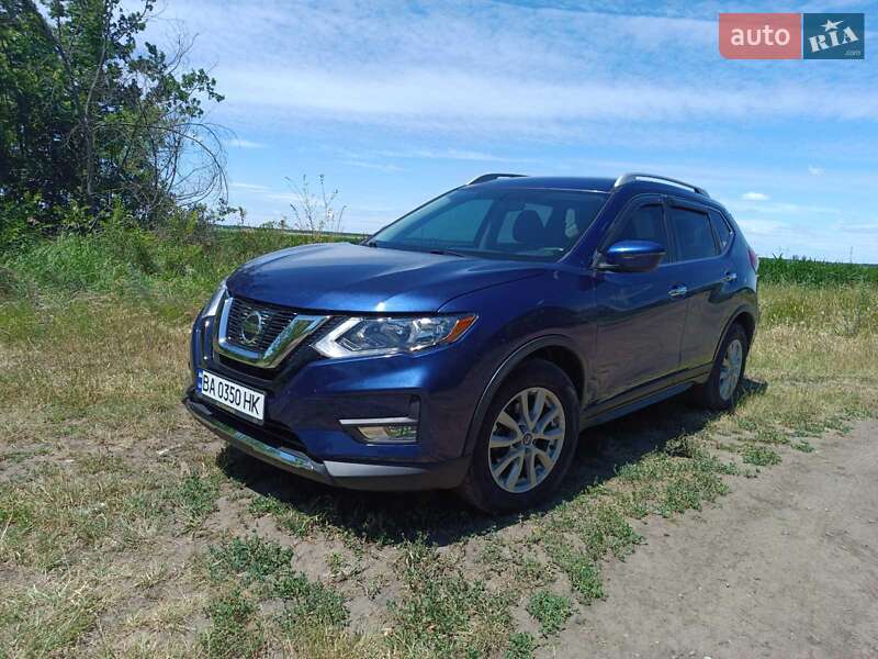 Позашляховик / Кросовер Nissan Rogue 2017 в Малій Висці