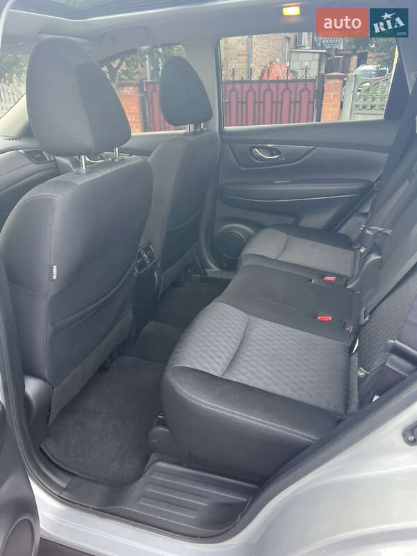 Позашляховик / Кросовер Nissan Rogue 2020 в Рокитному