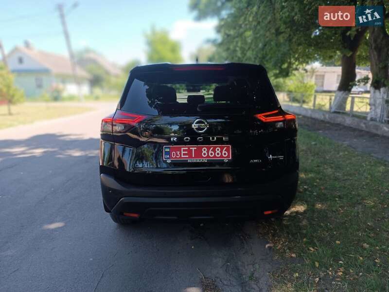 Внедорожник / Кроссовер Nissan Rogue 2021 в Дубно