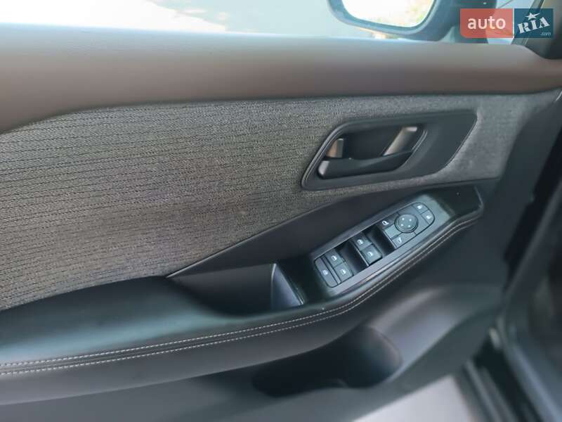 Внедорожник / Кроссовер Nissan Rogue 2021 в Дубно