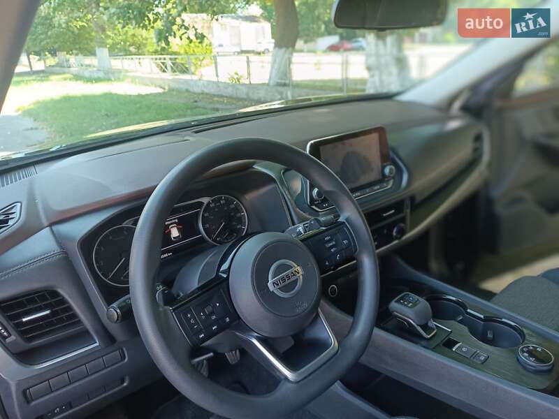 Внедорожник / Кроссовер Nissan Rogue 2021 в Дубно