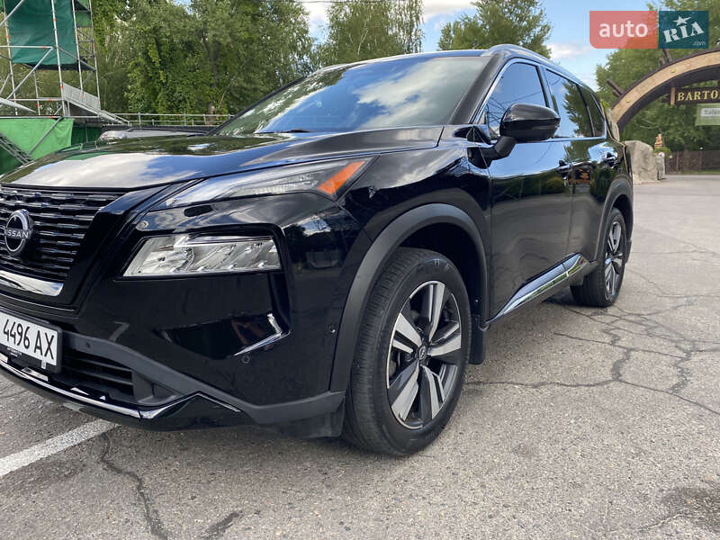 Позашляховик / Кросовер Nissan Rogue 2023 в Дніпрі