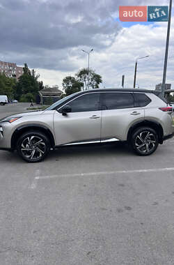 Позашляховик / Кросовер Nissan Rogue 2024 в Дніпрі