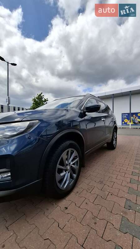 Внедорожник / Кроссовер Nissan Rogue 2015 в Ивано-Франковске