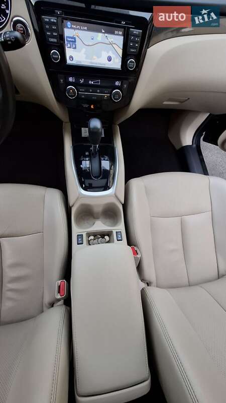 Внедорожник / Кроссовер Nissan Rogue 2015 в Ивано-Франковске
