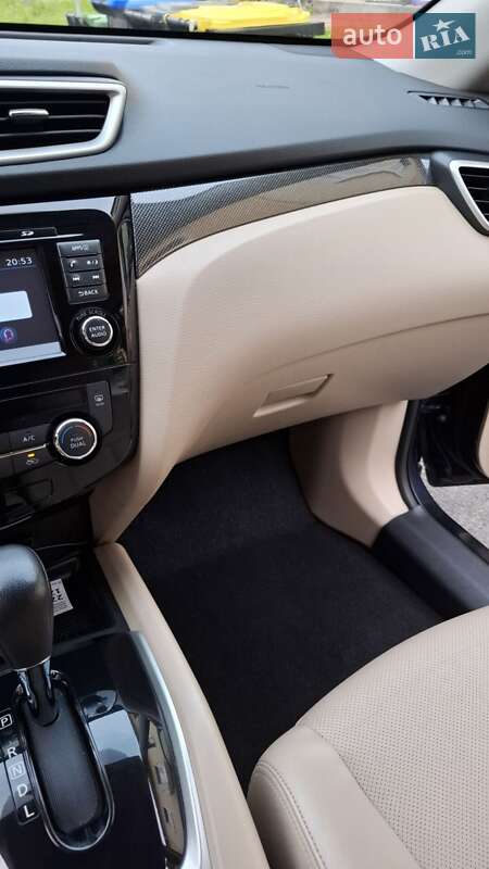 Внедорожник / Кроссовер Nissan Rogue 2015 в Ивано-Франковске