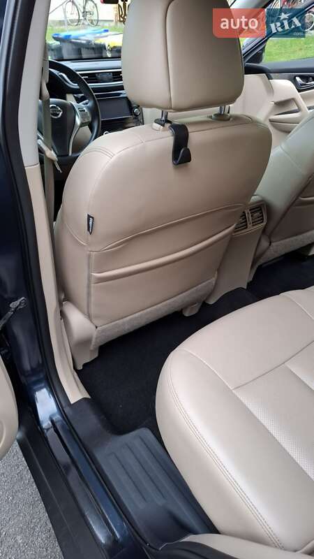 Внедорожник / Кроссовер Nissan Rogue 2015 в Ивано-Франковске