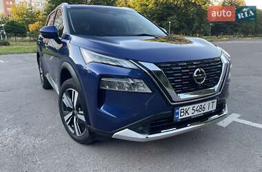 Позашляховик / Кросовер Nissan Rogue 2020 в 