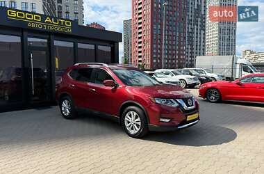 Позашляховик / Кросовер Nissan Rogue 2015 в Києві