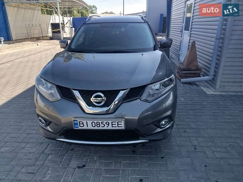 Позашляховик / Кросовер Nissan Rogue 2016 в Полтаві