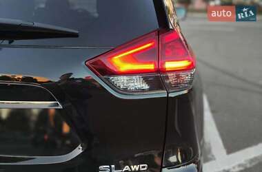 Внедорожник / Кроссовер Nissan Rogue 2018 в Львове