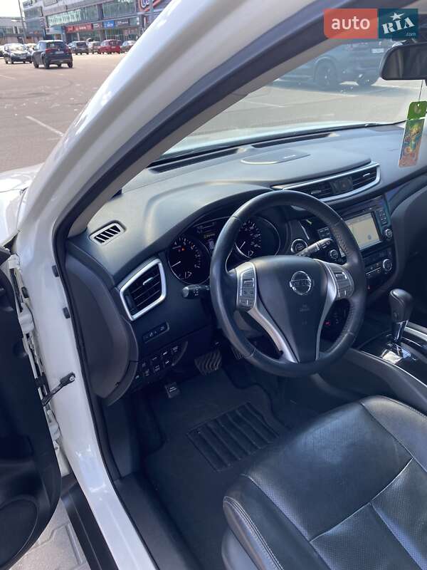 Позашляховик / Кросовер Nissan Rogue 2016 в Києві