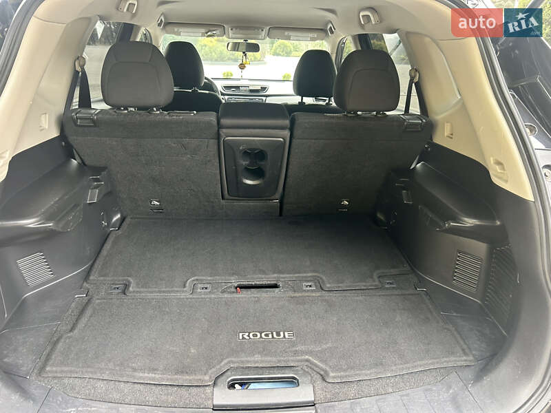 Позашляховик / Кросовер Nissan Rogue 2017 в Львові