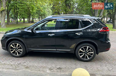 Внедорожник / Кроссовер Nissan Rogue 2019 в 