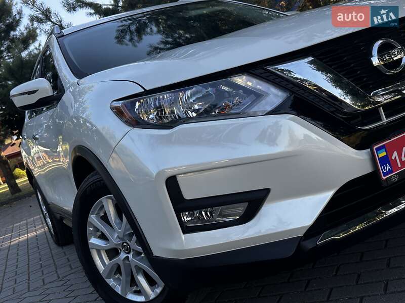 Внедорожник / Кроссовер Nissan Rogue 2017 в Дрогобыче