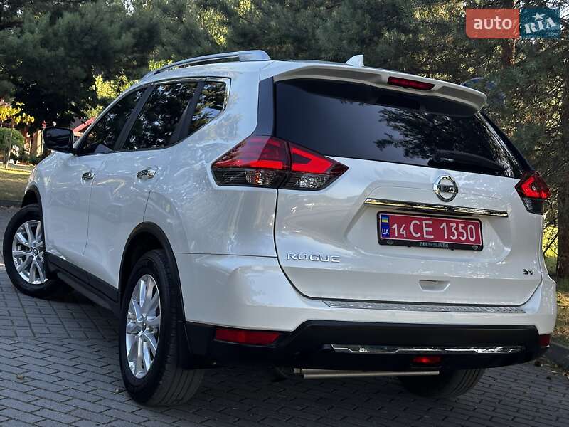 Внедорожник / Кроссовер Nissan Rogue 2017 в Дрогобыче
