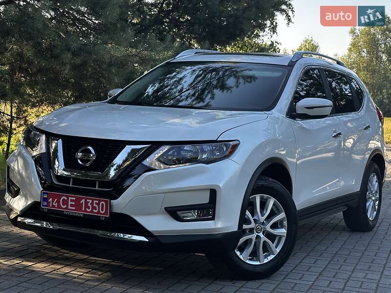 Внедорожник / Кроссовер Nissan Rogue 2017 в Дрогобыче