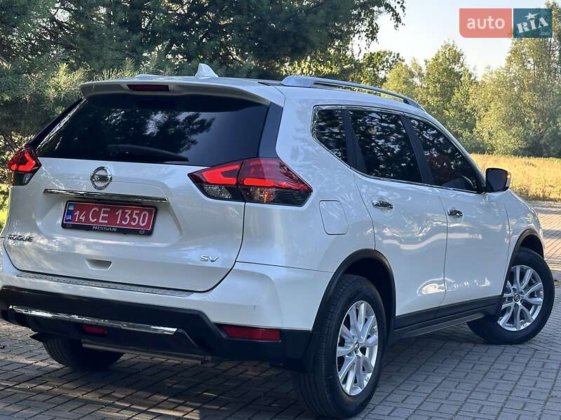 Внедорожник / Кроссовер Nissan Rogue 2017 в Дрогобыче