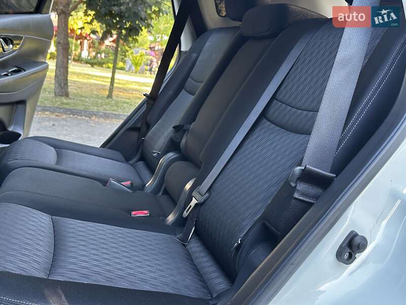 Внедорожник / Кроссовер Nissan Rogue 2017 в Дрогобыче