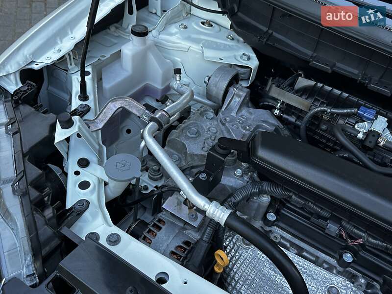 Внедорожник / Кроссовер Nissan Rogue 2017 в Дрогобыче