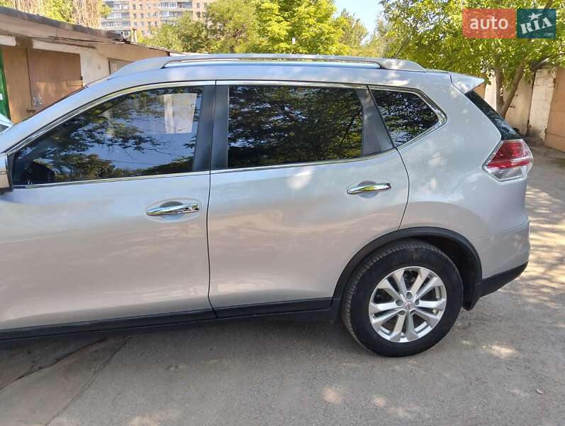 Позашляховик / Кросовер Nissan Rogue 2016 в Кривому Розі