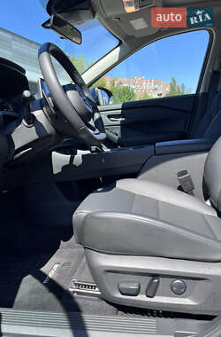 Позашляховик / Кросовер Nissan Rogue 2024 в 