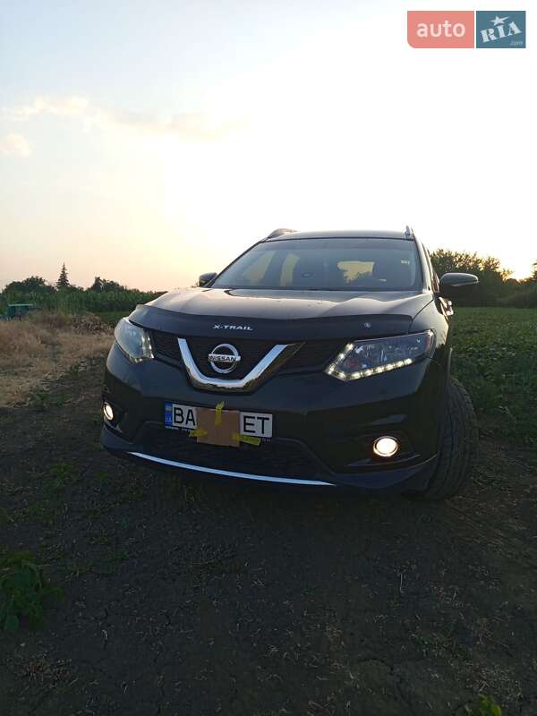 Внедорожник / Кроссовер Nissan Rogue 2014 в 