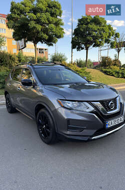 Внедорожник / Кроссовер Nissan Rogue 2017 в Киеве