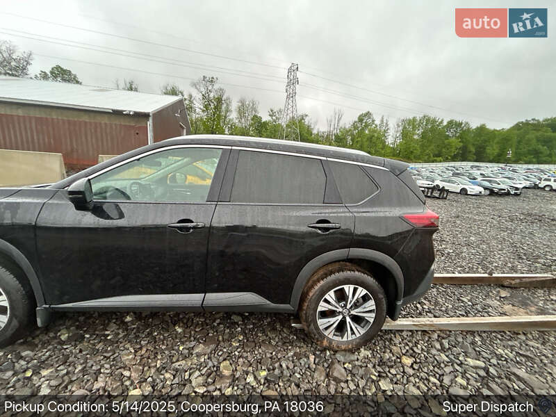 Внедорожник / Кроссовер Nissan Rogue 2021 в Ровно