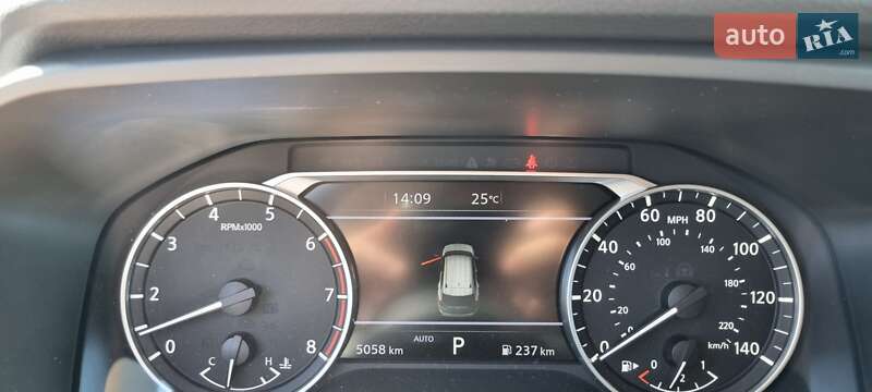 Позашляховик / Кросовер Nissan Rogue 2024 в Києві