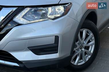 Внедорожник / Кроссовер Nissan Rogue 2019 в 
