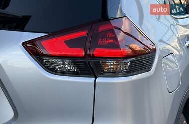 Внедорожник / Кроссовер Nissan Rogue 2019 в 
