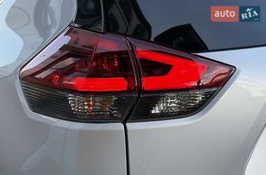 Внедорожник / Кроссовер Nissan Rogue 2019 в 