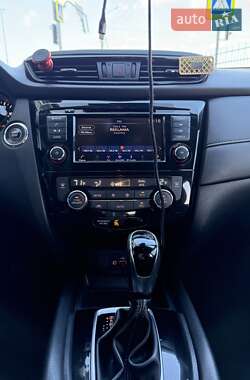 Внедорожник / Кроссовер Nissan Rogue 2019 в 