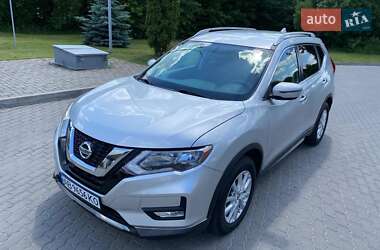 Внедорожник / Кроссовер Nissan Rogue 2016 в Киеве