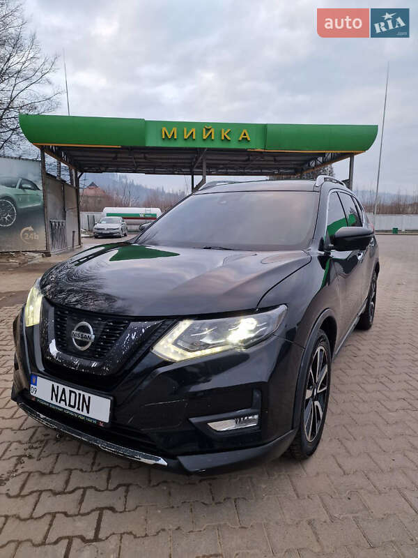 Внедорожник / Кроссовер Nissan Rogue 2019 в Надворной