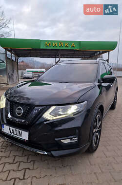 Внедорожник / Кроссовер Nissan Rogue 2019 в 
