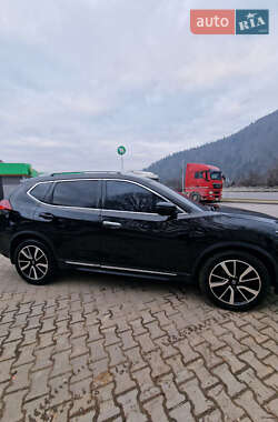 Внедорожник / Кроссовер Nissan Rogue 2019 в 