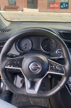 Внедорожник / Кроссовер Nissan Rogue 2019 в 
