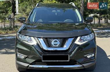 Внедорожник / Кроссовер Nissan Rogue 2018 в 
