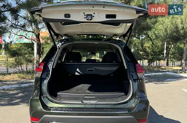 Внедорожник / Кроссовер Nissan Rogue 2018 в 