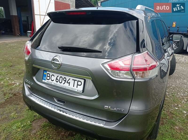 Позашляховик / Кросовер Nissan Rogue 2016 в Яворові