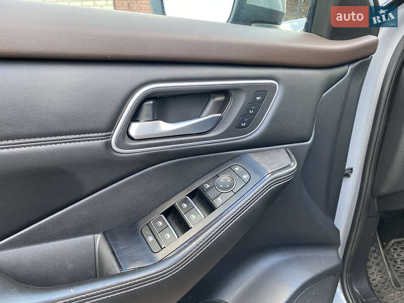 Внедорожник / Кроссовер Nissan Rogue 2020 в Кропивницком